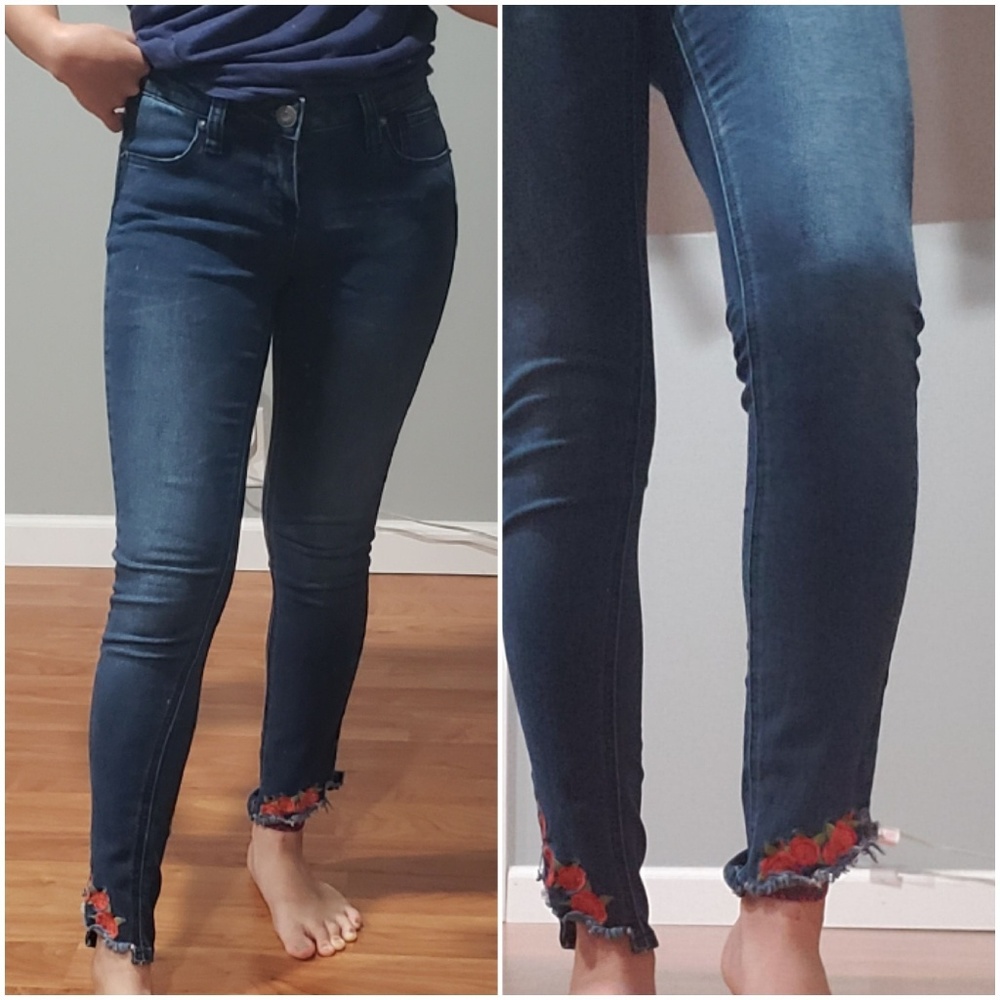 Rampage Rose Frayed Hem Skinny Jeans